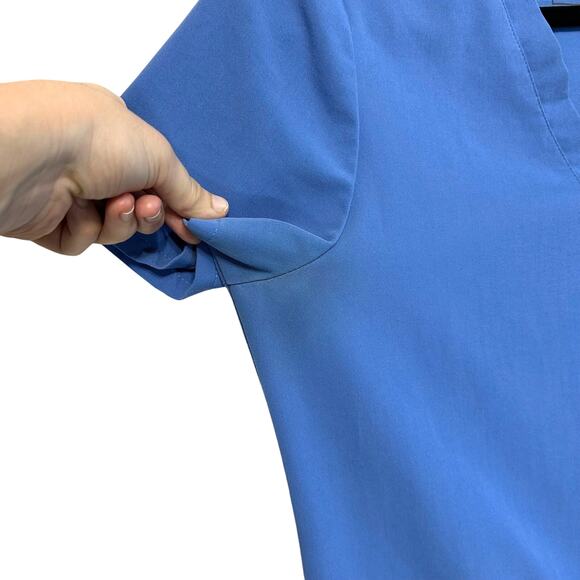 FIGS Casma Three-Pocket Scrub Top Women's Sz XS Ceil Blue Healthcare Medical - Picture 7 of 8